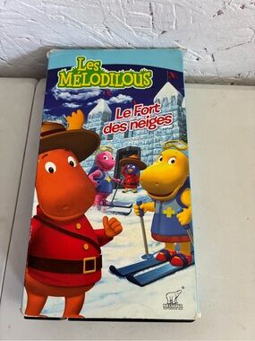 Les Mélodilous Le Fort des Neiges Kids Toy Playset - Blue & Yellow